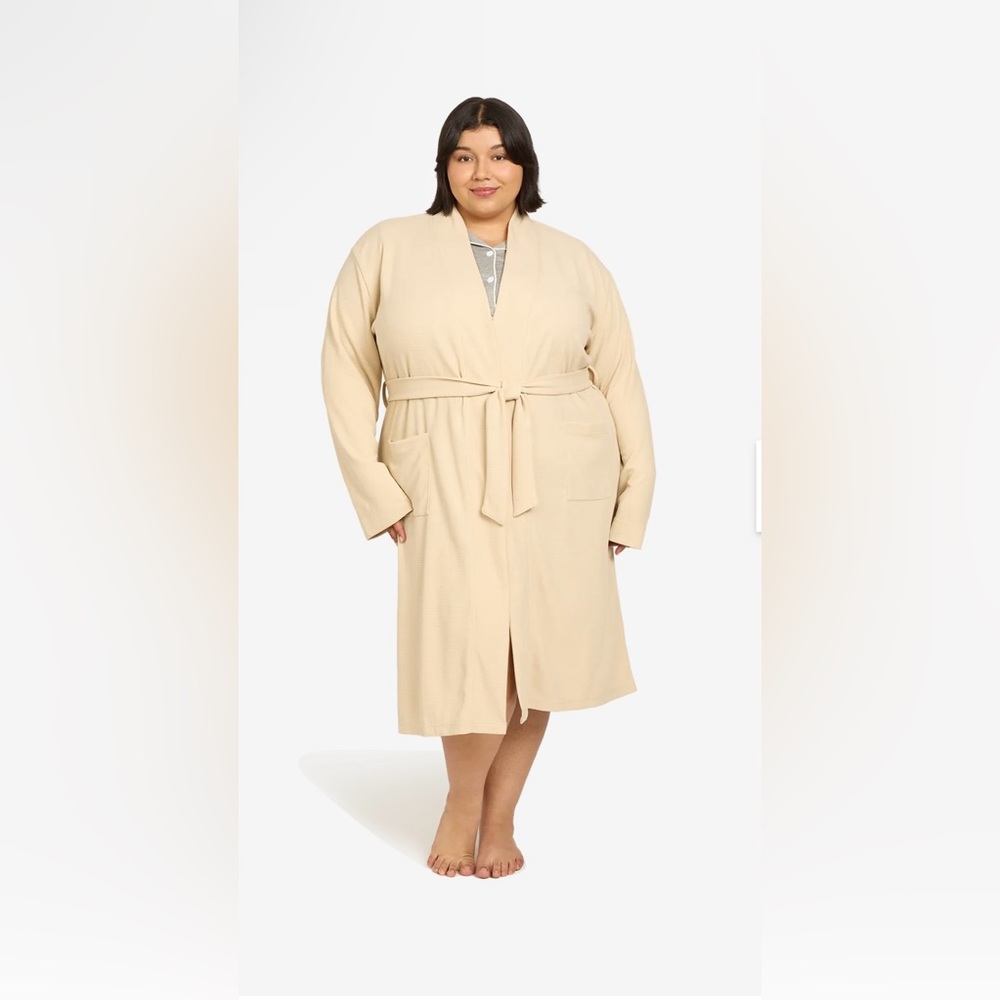 line & dot plus size robe - brand new